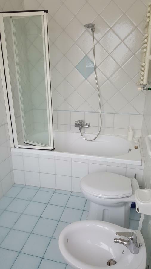 نابولي B&B Aminei Metro المظهر الخارجي الصورة